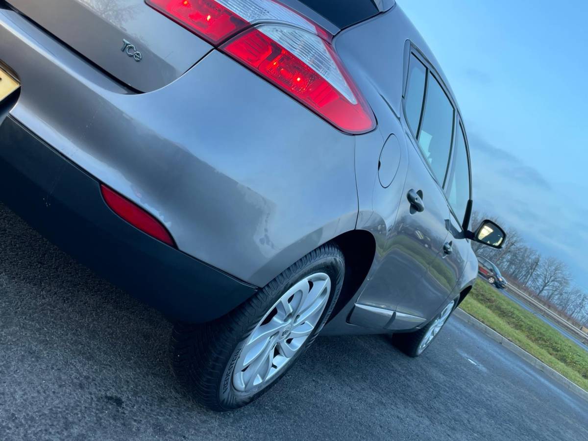 Renault Mégane Renault Mégane 1.2 TCe Expression, 5drs, Cruise/Climate control, Radio-CD/MP3, Bluetooth, Keyless, Lmv!
