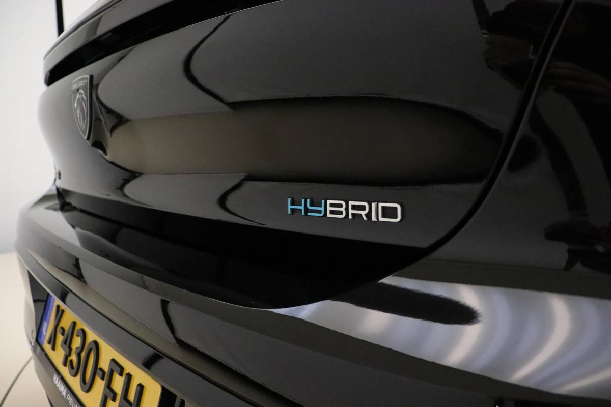 Peugeot 308 Peugeot 308 1.6 Plug-in Hybrid 180 GT | Apple Carplay/Android Auto | Achteruitrijcamera | Dodehoekdetectie | Electronic Climate Control | Navigatie Systeem Full Map |