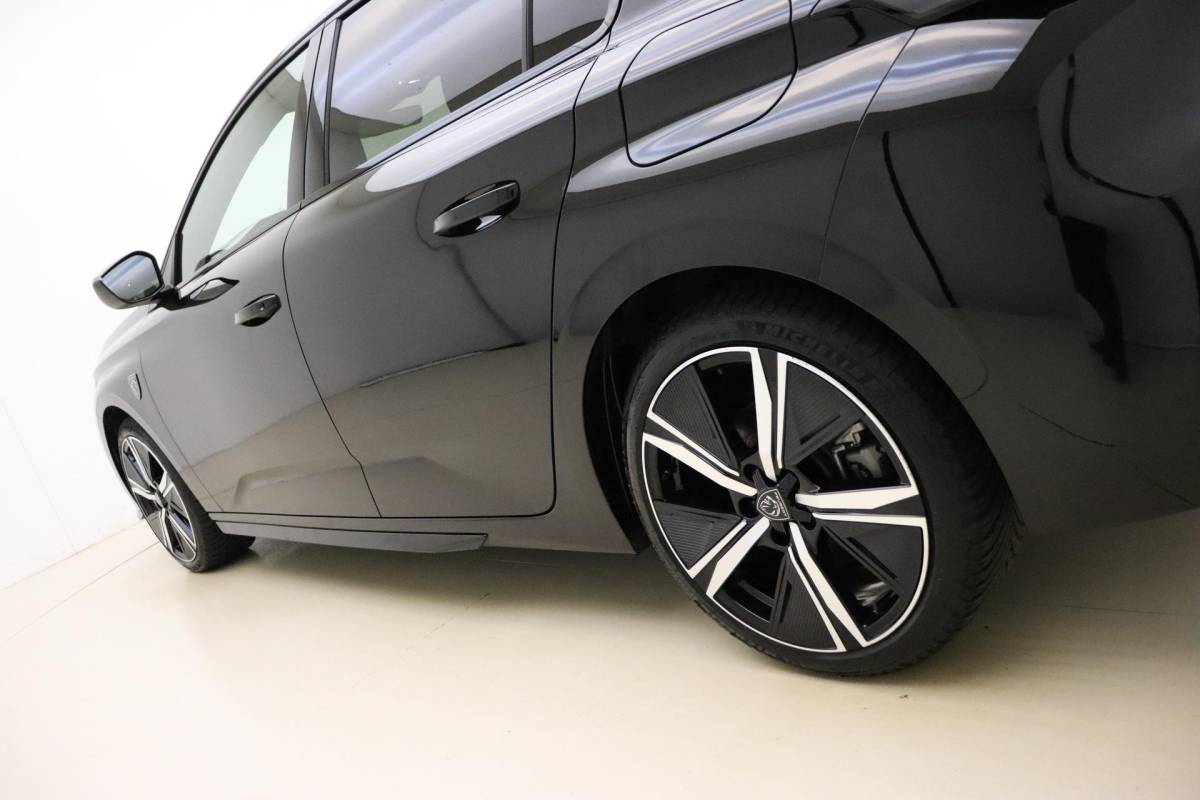 Peugeot 308 Peugeot 308 1.6 Plug-in Hybrid 180 GT | Apple Carplay/Android Auto | Achteruitrijcamera | Dodehoekdetectie | Electronic Climate Control | Navigatie Systeem Full Map |