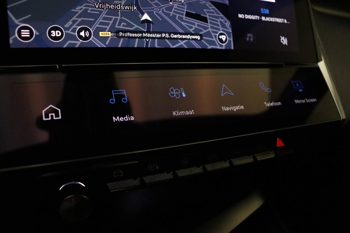 Peugeot 308 Peugeot 308 1.6 Plug-in Hybrid 180 GT | Apple Carplay/Android Auto | Achteruitrijcamera | Dodehoekdetectie | Electronic Climate Control | Navigatie Systeem Full Map |