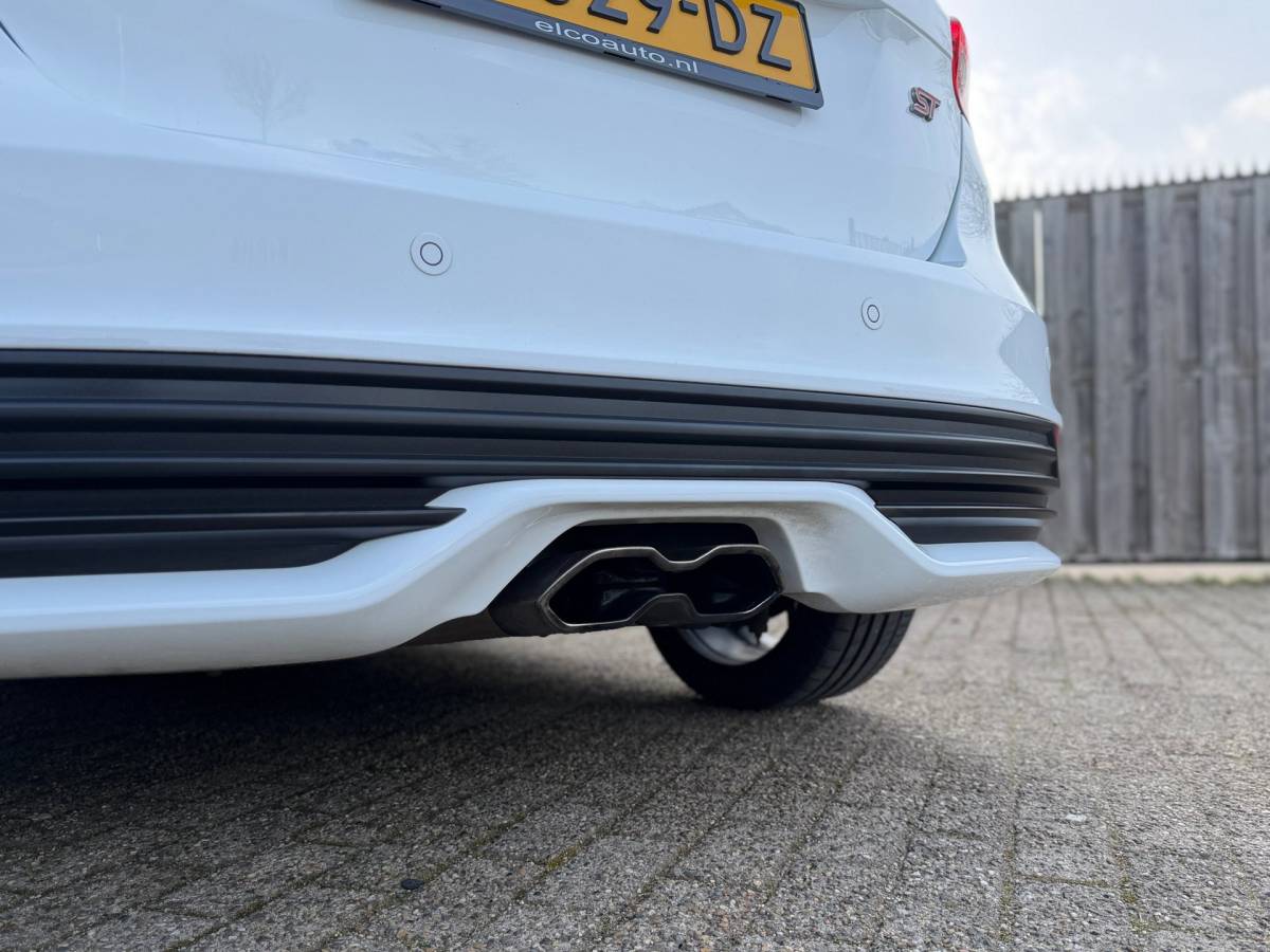 Ford Focus Ford Focus 2.0 ST-3 250pk / CarPlay /Recaro stoelen /