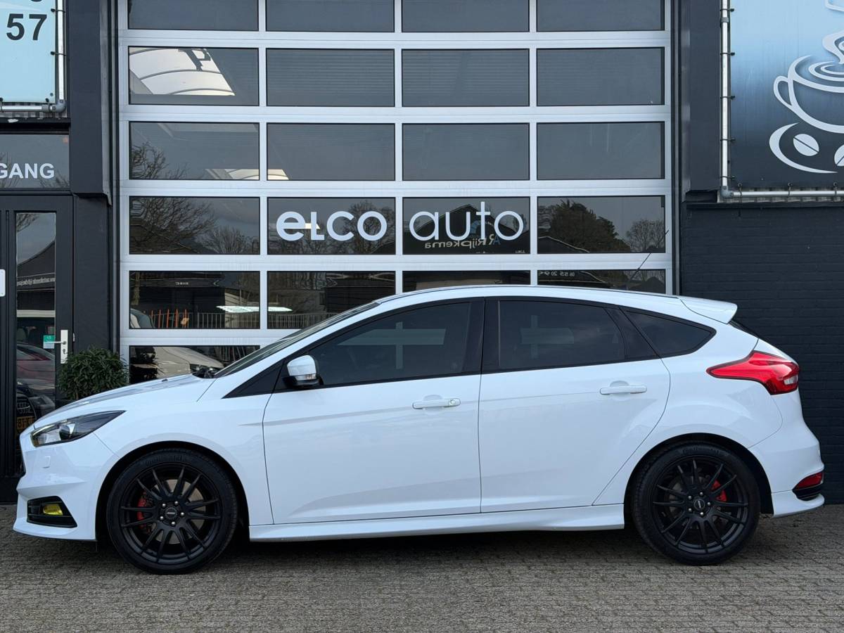Ford Focus Ford Focus 2.0 ST-3 250pk / CarPlay /Recaro stoelen /