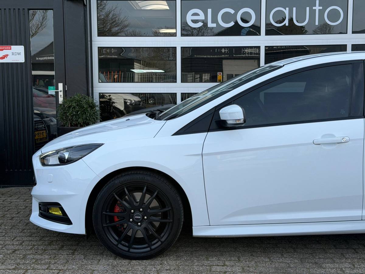 Ford Focus Ford Focus 2.0 ST-3 250pk / CarPlay /Recaro stoelen /