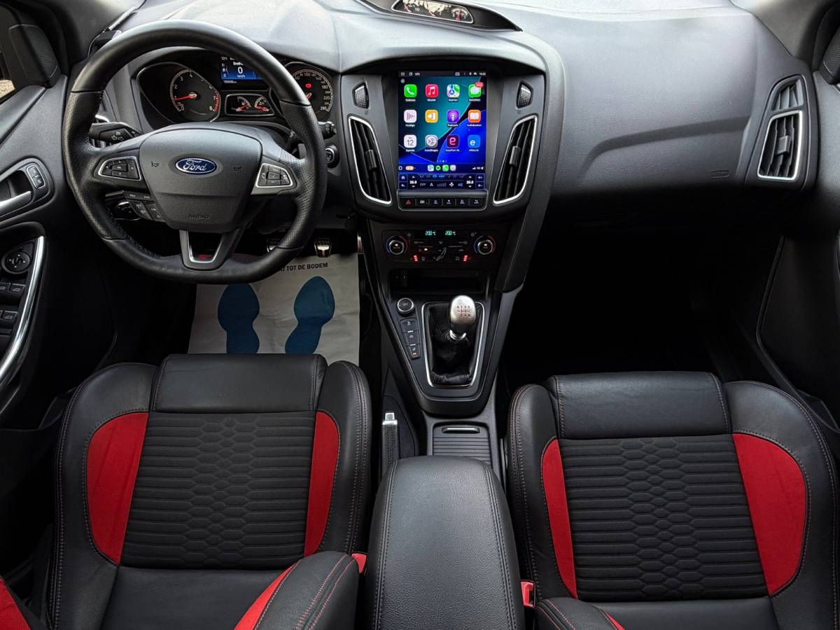 Ford Focus Ford Focus 2.0 ST-3 250pk / CarPlay /Recaro stoelen /