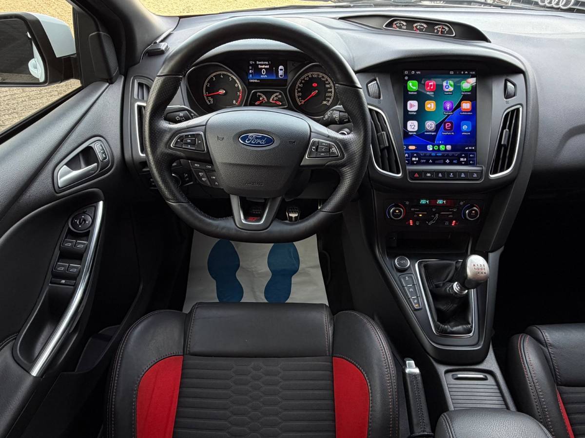 Ford Focus Ford Focus 2.0 ST-3 250pk / CarPlay /Recaro stoelen /