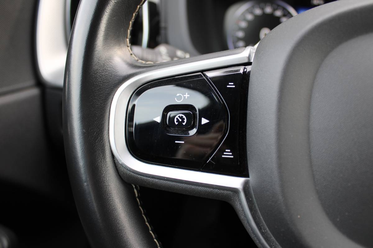 Volvo XC60 Volvo XC60 T5 251PK Automaat  Inscription | 360 Camera | Trekhaak | Apple carplay/ Android auto | Voorstoelen verw. | Cruise Control |