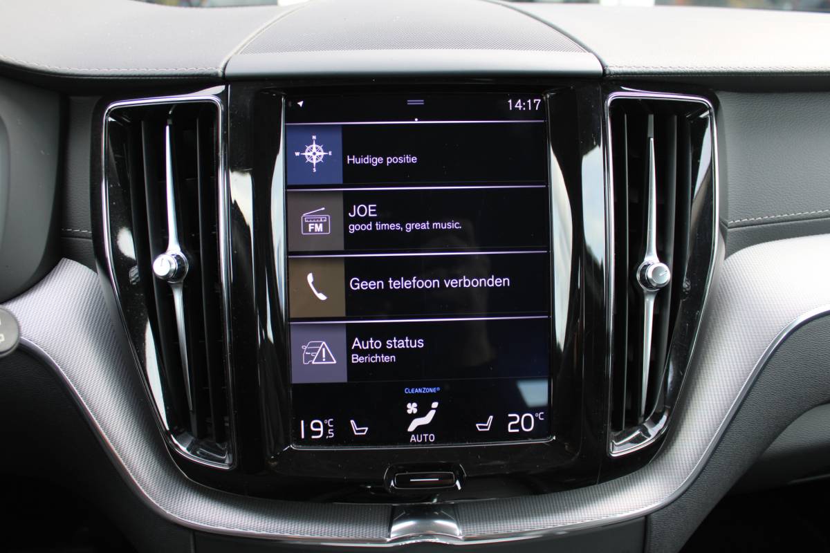 Volvo XC60 Volvo XC60 T5 251PK Automaat  Inscription | 360 Camera | Trekhaak | Apple carplay/ Android auto | Voorstoelen verw. | Cruise Control |