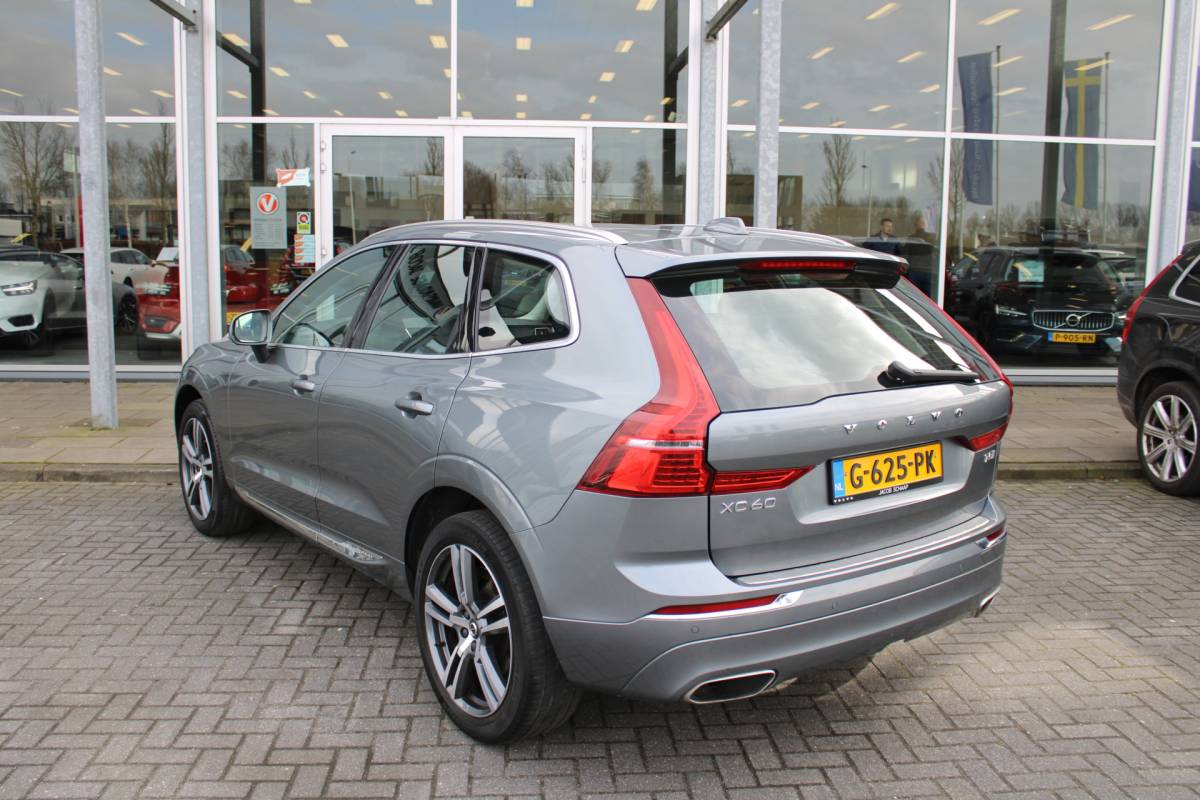 Volvo XC60 Volvo XC60 T5 251PK Automaat  Inscription | 360 Camera | Trekhaak | Apple carplay/ Android auto | Voorstoelen verw. | Cruise Control |