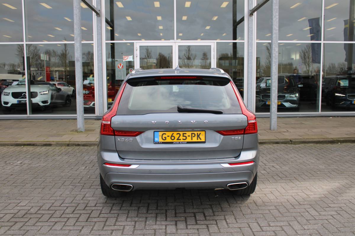 Volvo XC60 Volvo XC60 T5 251PK Automaat  Inscription | 360 Camera | Trekhaak | Apple carplay/ Android auto | Voorstoelen verw. | Cruise Control |