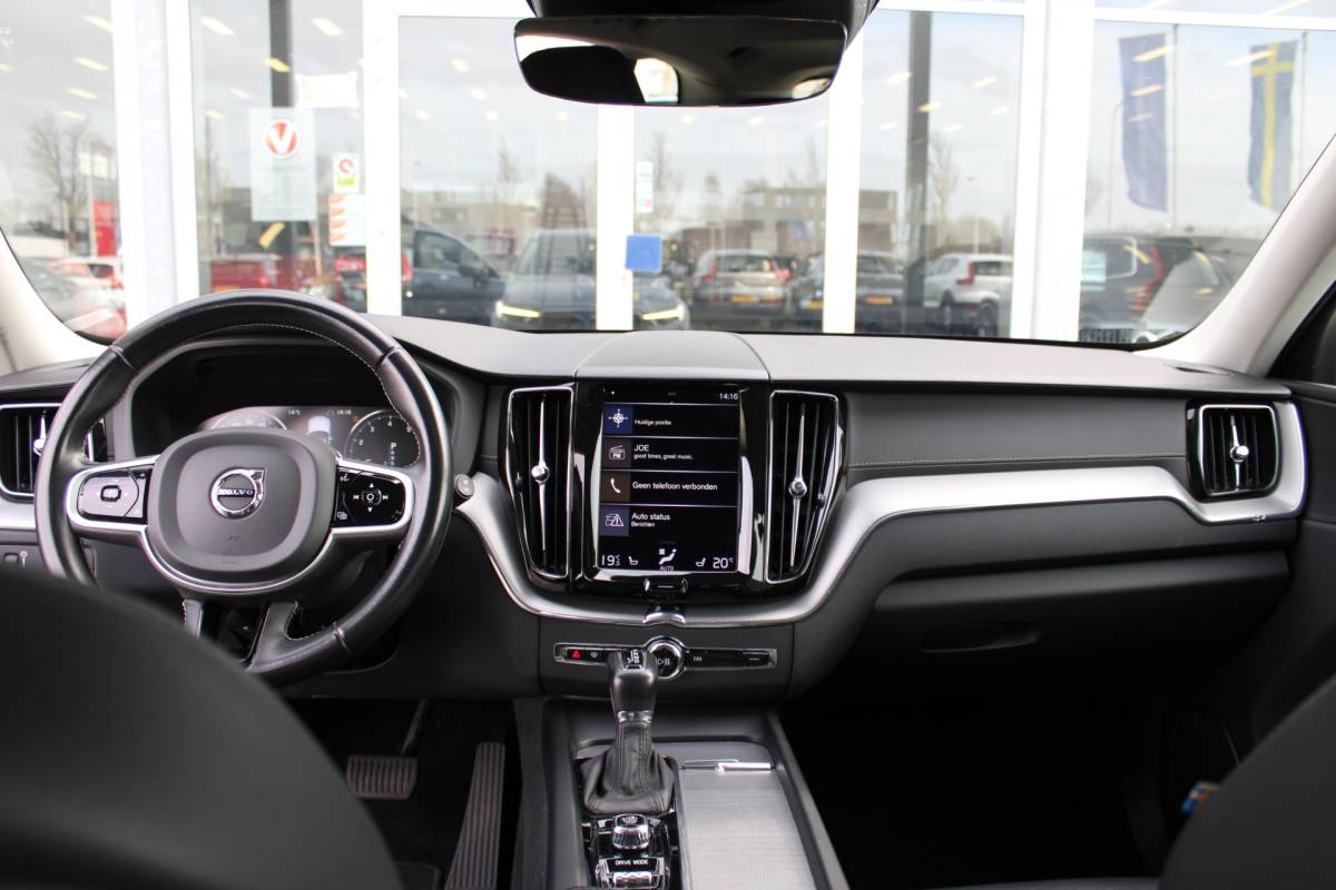 Volvo XC60 Volvo XC60 T5 251PK Automaat  Inscription | 360 Camera | Trekhaak | Apple carplay/ Android auto | Voorstoelen verw. | Cruise Control |