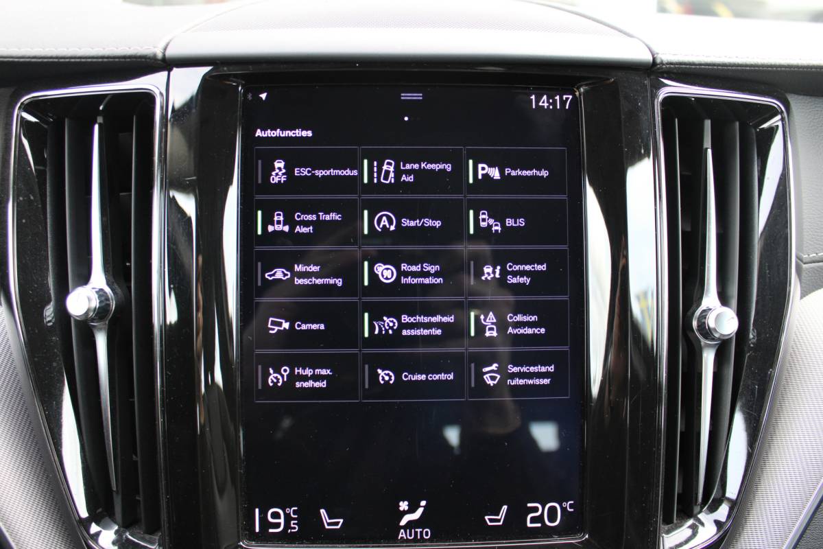 Volvo XC60 Volvo XC60 T5 251PK Automaat  Inscription | 360 Camera | Trekhaak | Apple carplay/ Android auto | Voorstoelen verw. | Cruise Control |