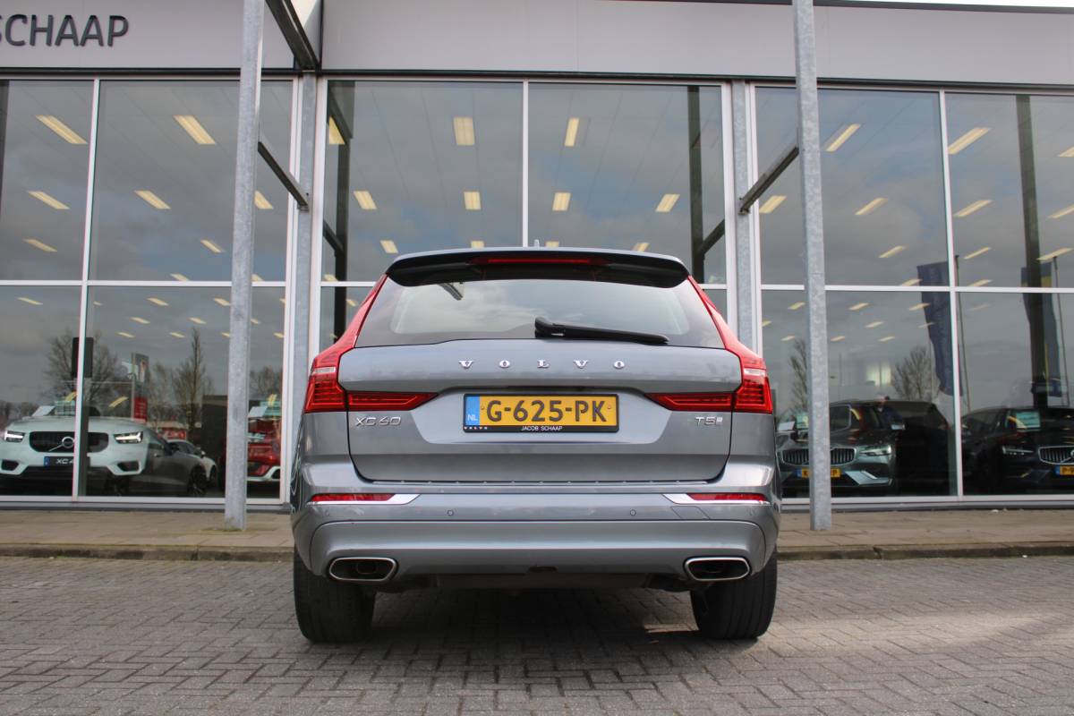Volvo XC60 Volvo XC60 T5 251PK Automaat  Inscription | 360 Camera | Trekhaak | Apple carplay/ Android auto | Voorstoelen verw. | Cruise Control |