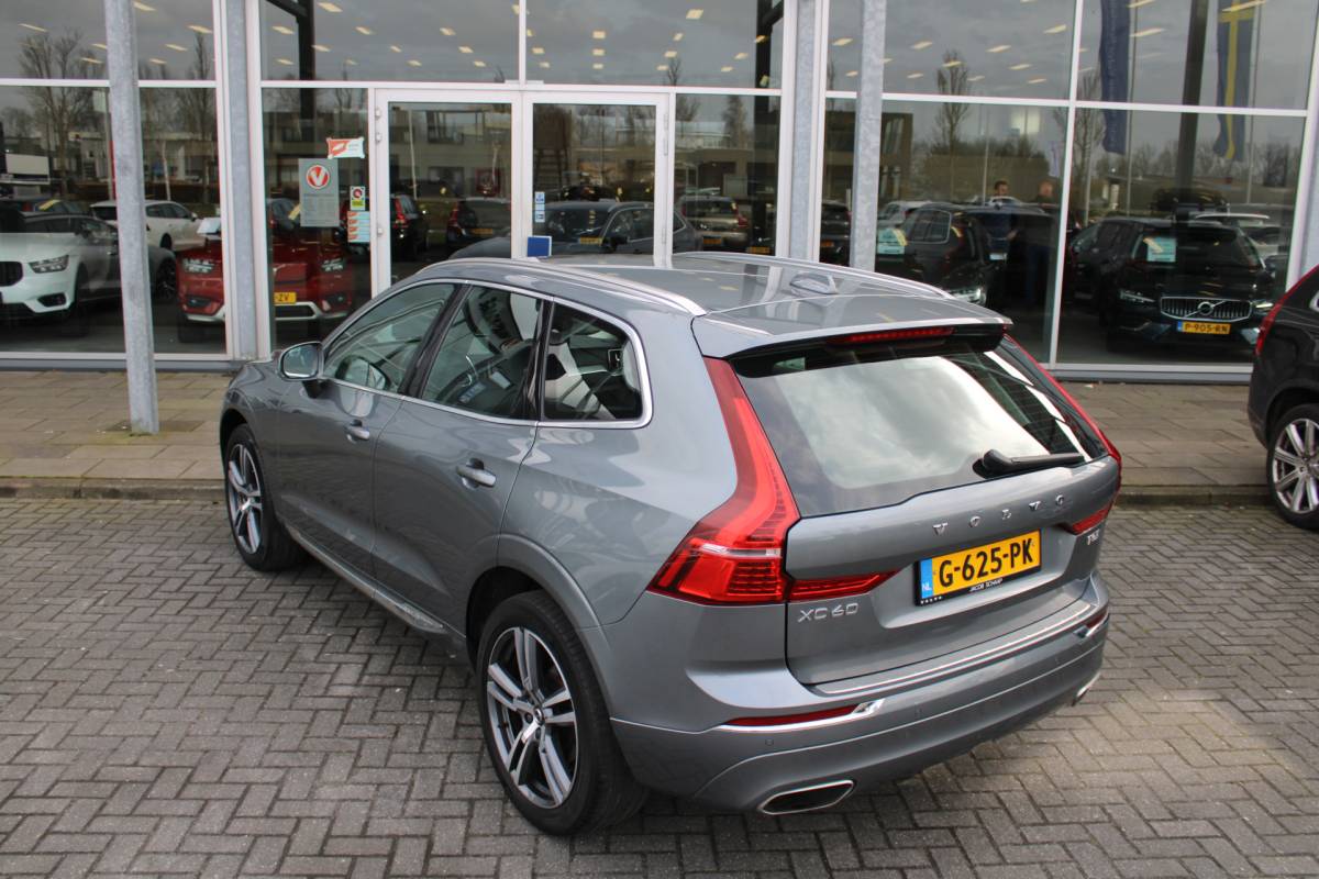 Volvo XC60 Volvo XC60 T5 251PK Automaat  Inscription | 360 Camera | Trekhaak | Apple carplay/ Android auto | Voorstoelen verw. | Cruise Control |