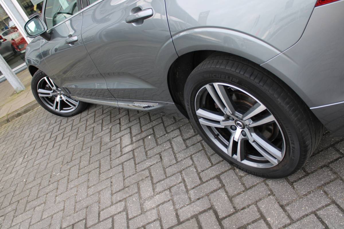 Volvo XC60 Volvo XC60 T5 251PK Automaat  Inscription | 360 Camera | Trekhaak | Apple carplay/ Android auto | Voorstoelen verw. | Cruise Control |