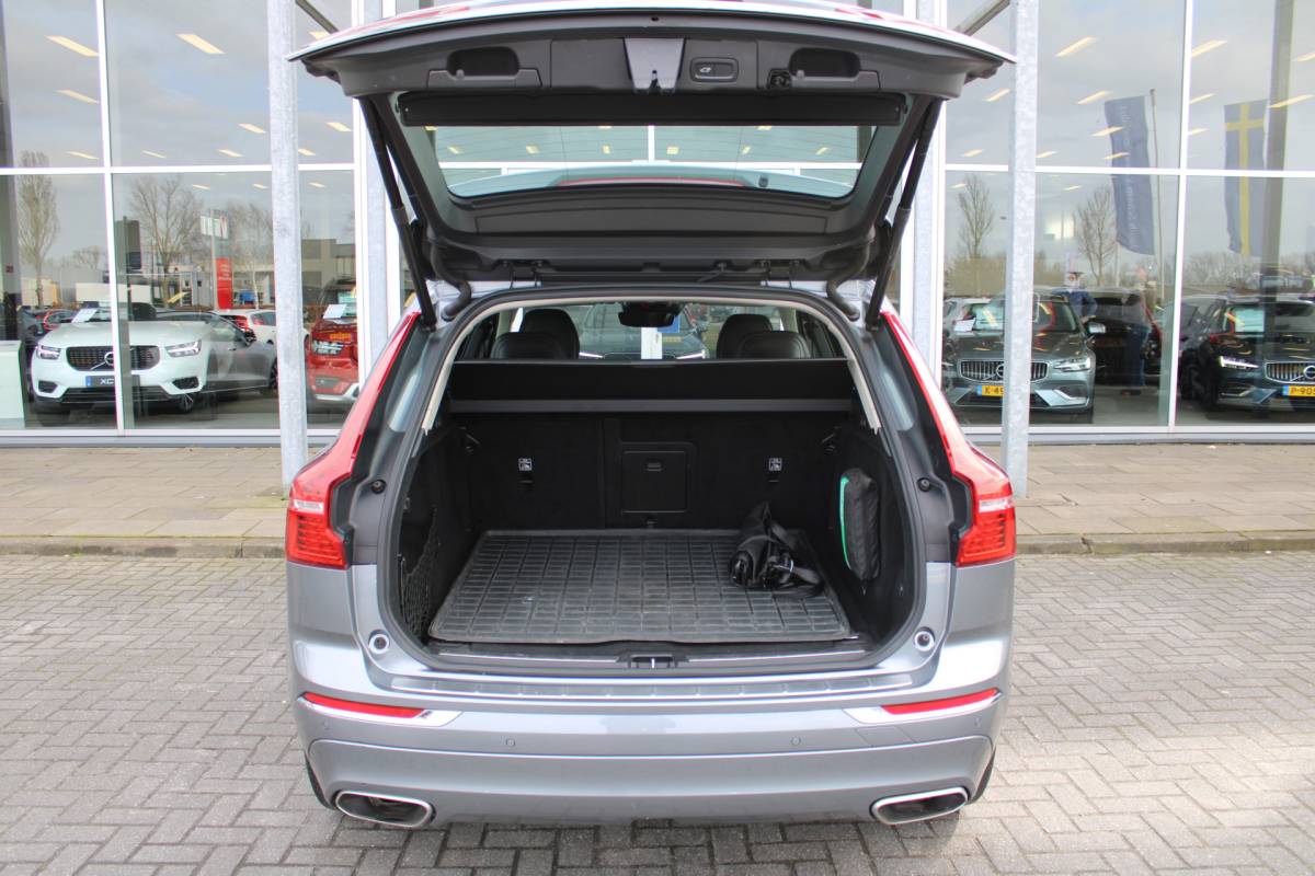 Volvo XC60 Volvo XC60 T5 251PK Automaat  Inscription | 360 Camera | Trekhaak | Apple carplay/ Android auto | Voorstoelen verw. | Cruise Control |