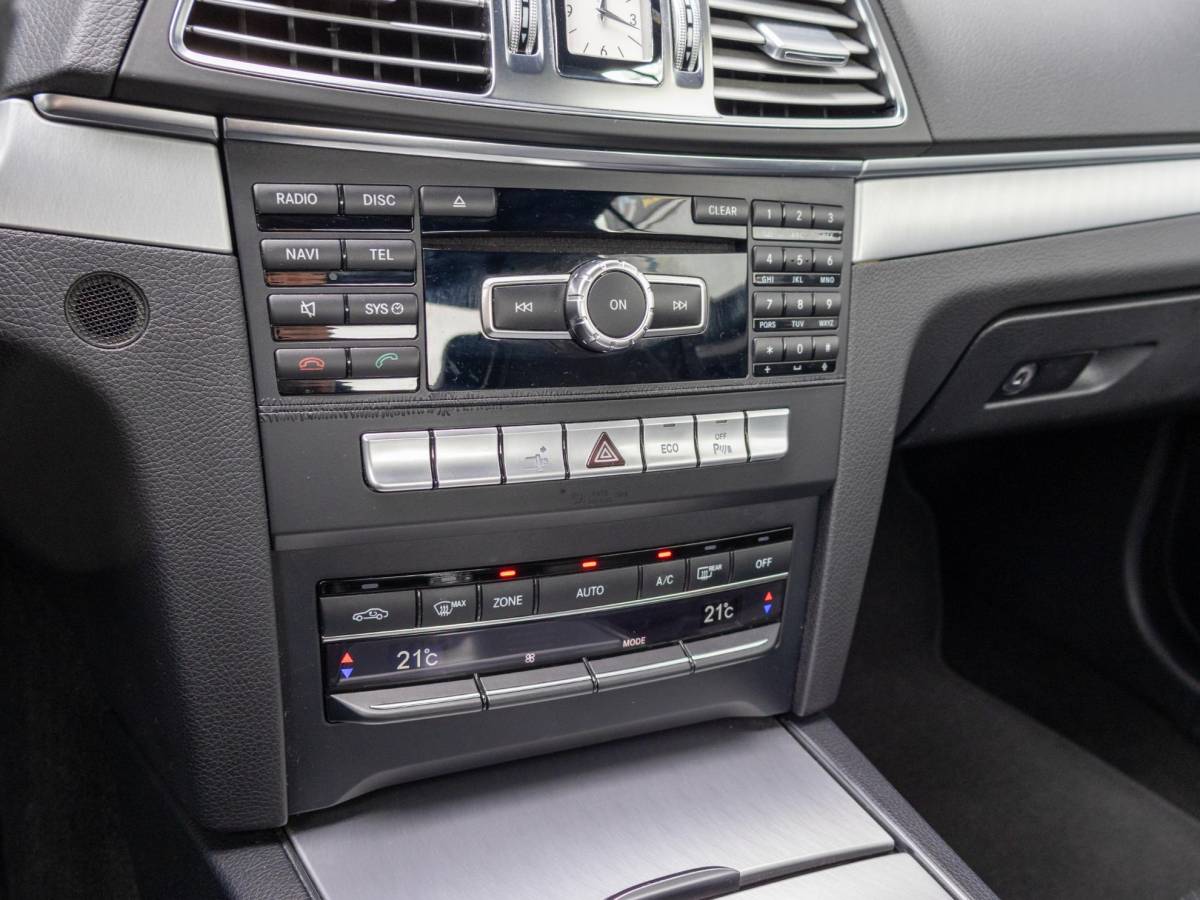 Mercedes-Benz E-Klasse Mercedes-Benz E-klasse Coupé 200 Ambition AMG LED 19″ Schakelflippers