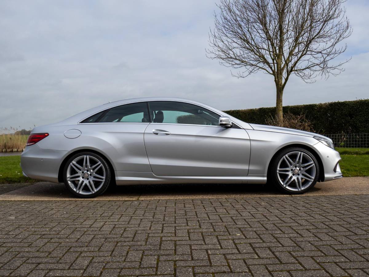 Mercedes-Benz E-Klasse Mercedes-Benz E-klasse Coupé 200 Ambition AMG LED 19″ Schakelflippers