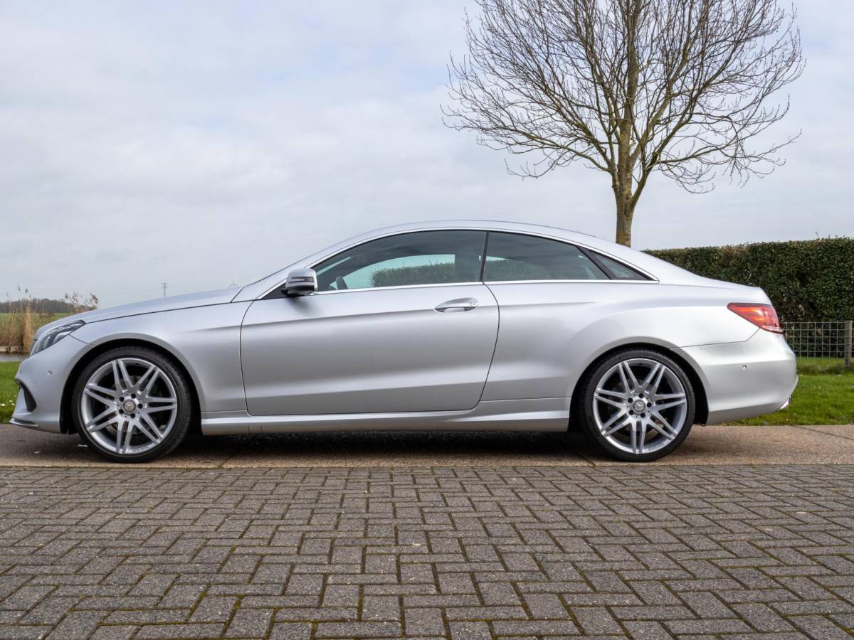 Mercedes-Benz E-Klasse Mercedes-Benz E-klasse Coupé 200 Ambition AMG LED 19″ Schakelflippers