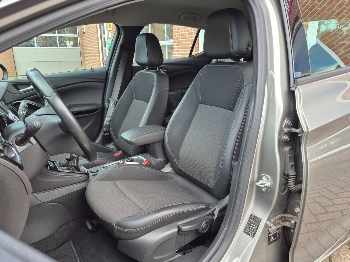 Opel Astra Opel Astra 1.0 Innovation 105PK 5drs clima, cruise, navi, pdc, carplay, lmv, keyless, trekhaak