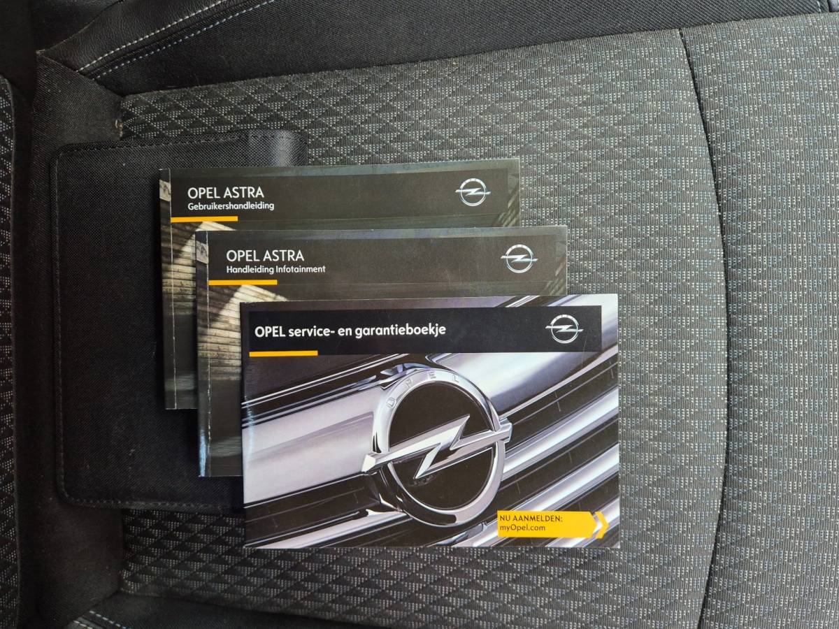 Opel Astra Opel Astra 1.0 Innovation 105PK 5drs clima, cruise, navi, pdc, carplay, lmv, keyless, trekhaak