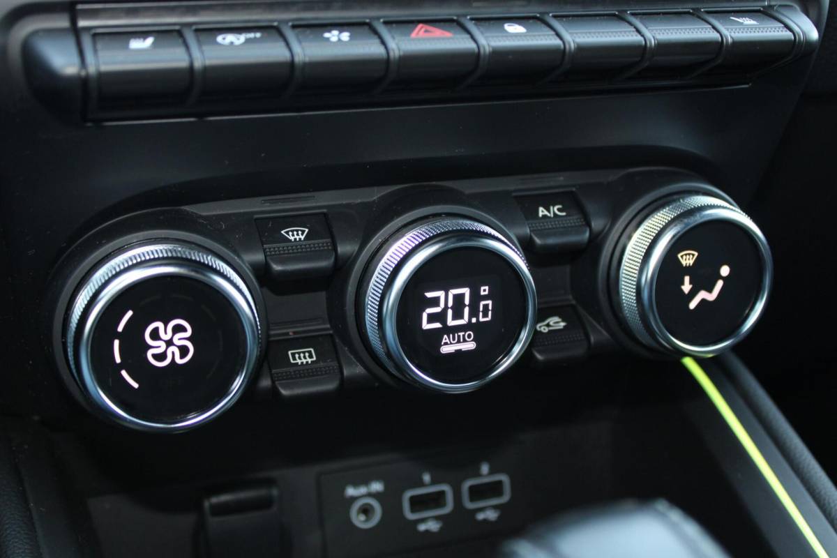 Renault Clio Renault Clio 1.0 TCe 90 Techno Automaat | Camera | Stoelverwarming