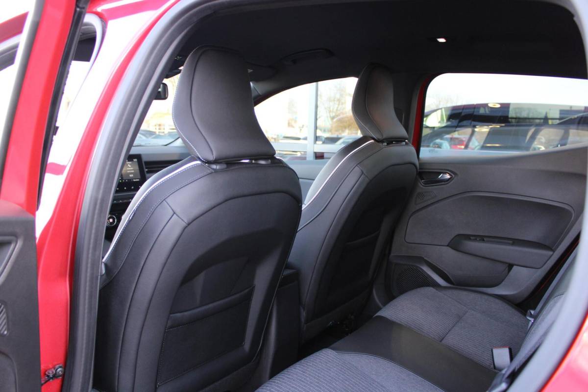 Renault Clio Renault Clio 1.0 TCe 90 Techno Automaat | Camera | Stoelverwarming