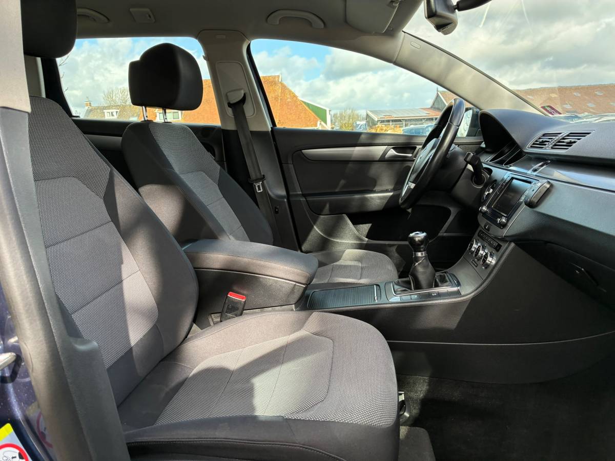 Volkswagen Passat Volkswagen Passat Variant 2.0 TDI Highline BlueMotion | Stoel koeling/massage + Cruise + Clima Nu € 5.975,-!!!
