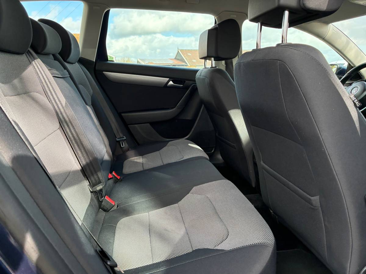 Volkswagen Passat Volkswagen Passat Variant 2.0 TDI Highline BlueMotion | Stoel koeling/massage + Cruise + Clima Nu € 5.975,-!!!