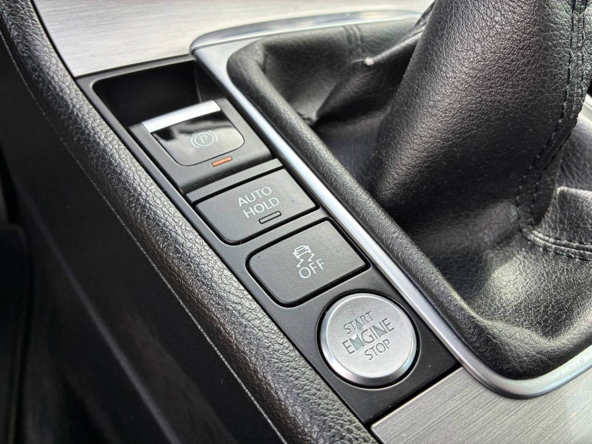 Volkswagen Passat Volkswagen Passat Variant 2.0 TDI Highline BlueMotion | Stoel koeling/massage + Cruise + Clima Nu € 5.975,-!!!