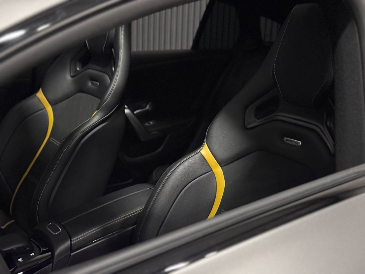 Mercedes-Benz CLA Mercedes-Benz CLA-klasse Shooting Brake AMG 45 S 4MATIC+ PANO | SCHAALSTOELEN | BURMESTER | HUD