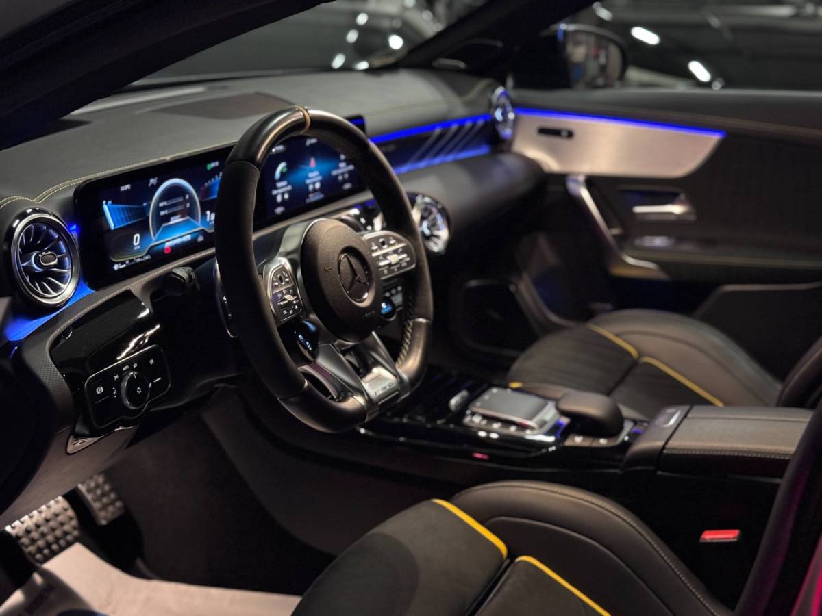 Mercedes-Benz CLA Mercedes-Benz CLA-klasse Shooting Brake AMG 45 S 4MATIC+ PANO | SCHAALSTOELEN | BURMESTER | HUD