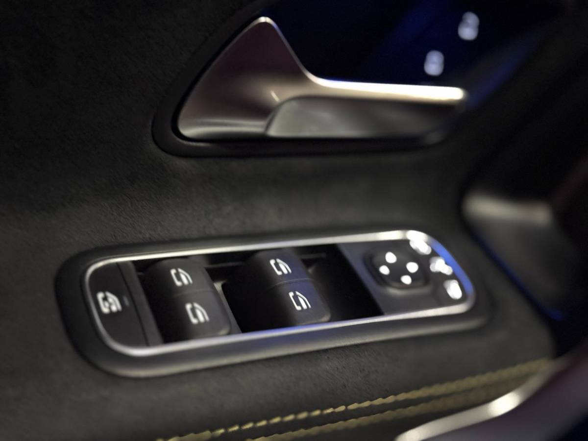 Mercedes-Benz CLA Mercedes-Benz CLA-klasse Shooting Brake AMG 45 S 4MATIC+ PANO | SCHAALSTOELEN | BURMESTER | HUD