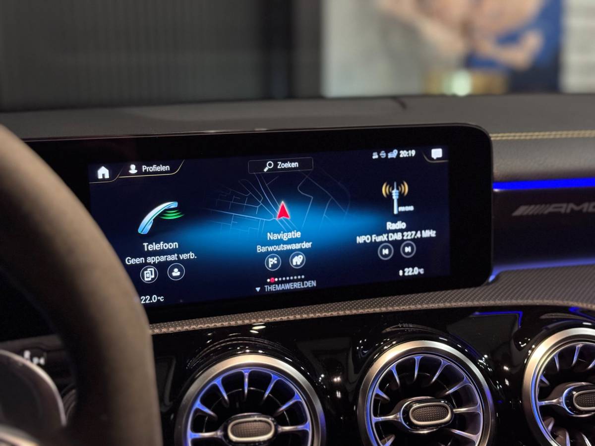 Mercedes-Benz CLA Mercedes-Benz CLA-klasse Shooting Brake AMG 45 S 4MATIC+ PANO | SCHAALSTOELEN | BURMESTER | HUD