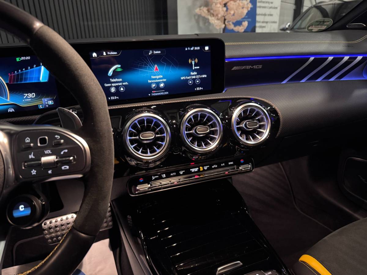 Mercedes-Benz CLA Mercedes-Benz CLA-klasse Shooting Brake AMG 45 S 4MATIC+ PANO | SCHAALSTOELEN | BURMESTER | HUD