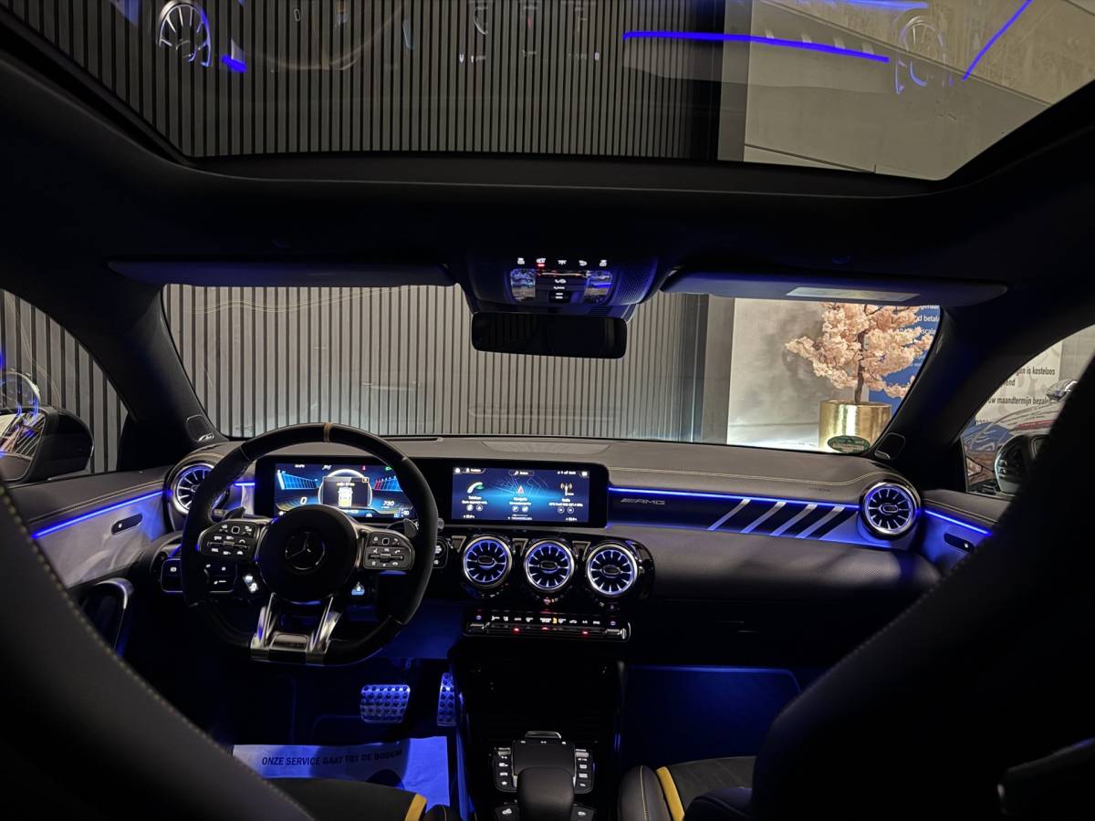 Mercedes-Benz CLA Mercedes-Benz CLA-klasse Shooting Brake AMG 45 S 4MATIC+ PANO | SCHAALSTOELEN | BURMESTER | HUD