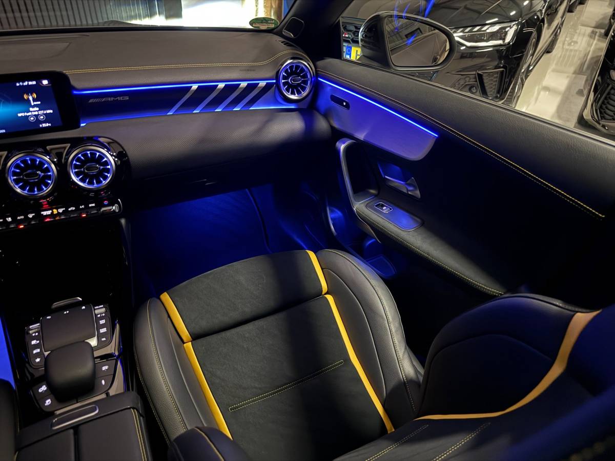 Mercedes-Benz CLA Mercedes-Benz CLA-klasse Shooting Brake AMG 45 S 4MATIC+ PANO | SCHAALSTOELEN | BURMESTER | HUD