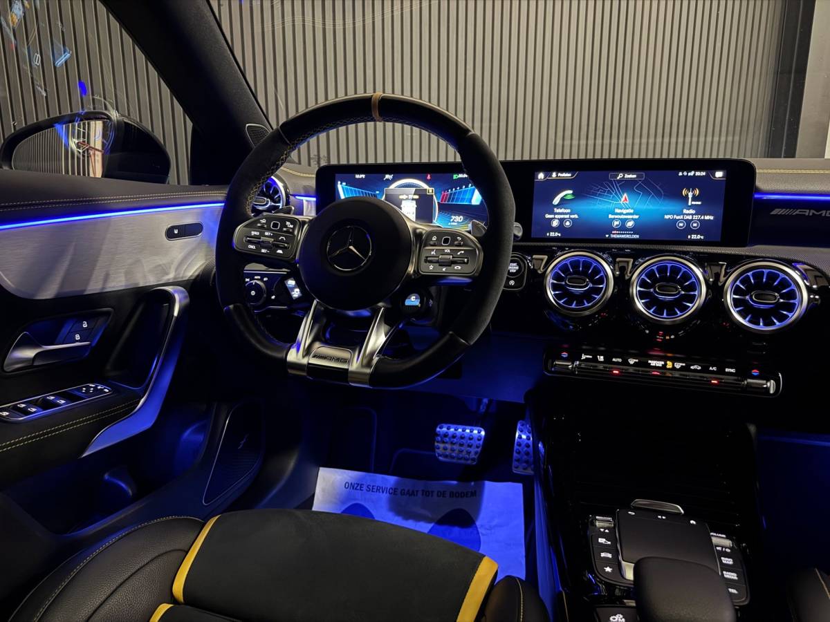 Mercedes-Benz CLA Mercedes-Benz CLA-klasse Shooting Brake AMG 45 S 4MATIC+ PANO | SCHAALSTOELEN | BURMESTER | HUD