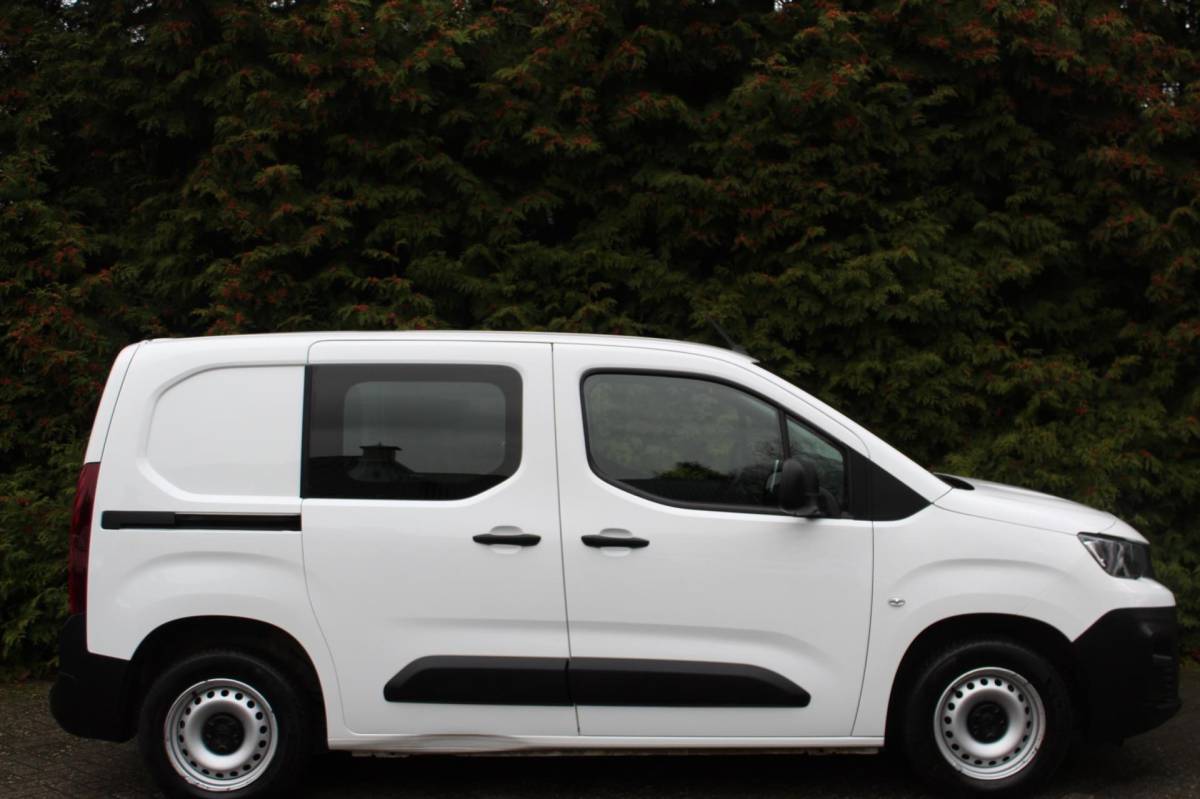 Peugeot Partner Peugeot Partner 1.6 BlueHDI Premium 75PK | Airco | Achterklep | Cruise Control | Elektrische Ramen