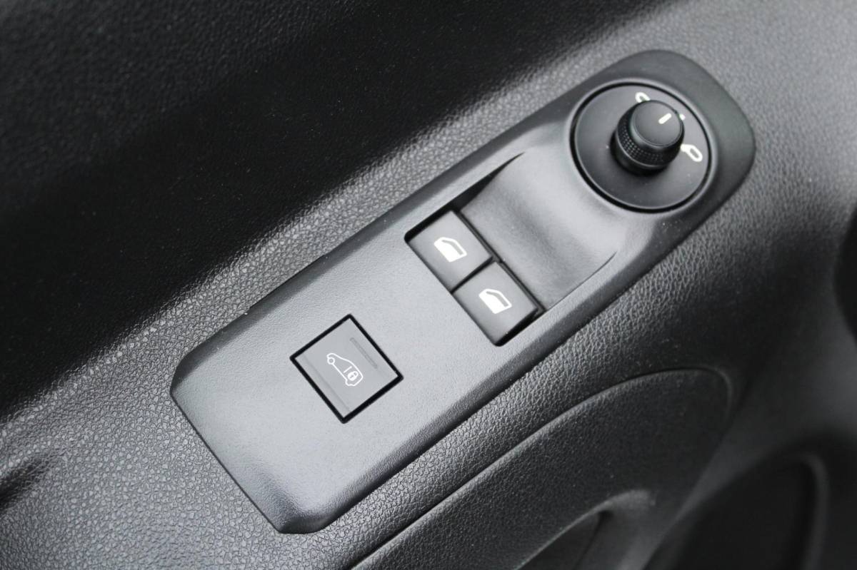 Peugeot Partner Peugeot Partner 1.6 BlueHDI Premium 75PK | Airco | Achterklep | Cruise Control | Elektrische Ramen