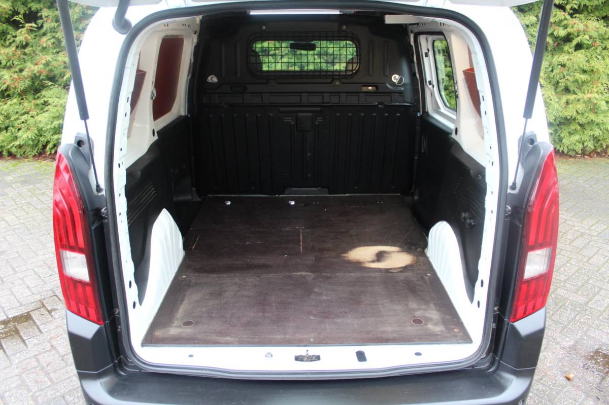 Peugeot Partner Peugeot Partner 1.6 BlueHDI Premium 75PK | Airco | Achterklep | Cruise Control | Elektrische Ramen
