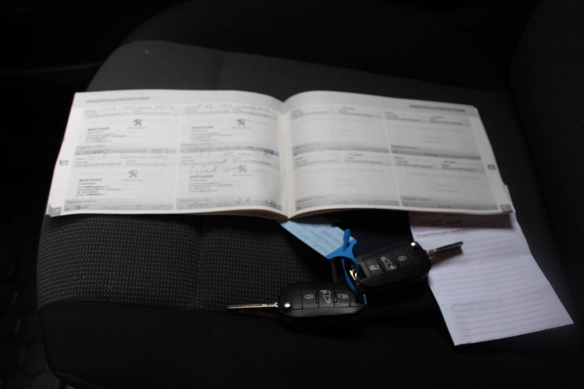 Peugeot Partner Peugeot Partner 1.6 BlueHDI Premium 75PK | Airco | Achterklep | Cruise Control | Elektrische Ramen