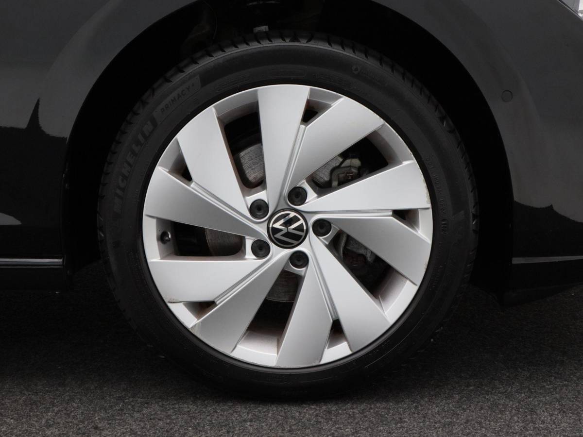 Volkswagen Golf Volkswagen Golf 1.5 eTSi 150 Pk Automaat Style | Adaptive Cruise | Climatronic | Camera | CarPlay | Navigatie | 17 Inch