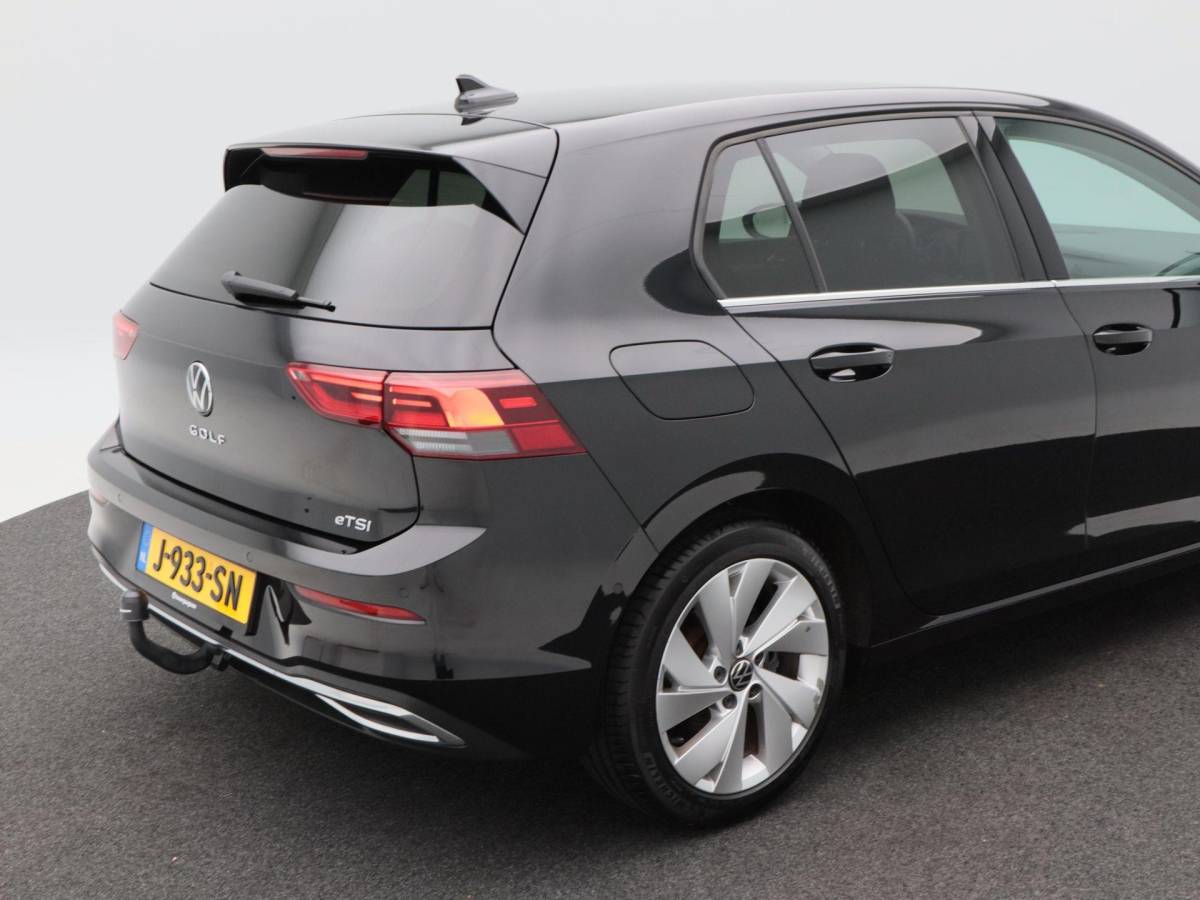 Volkswagen Golf Volkswagen Golf 1.5 eTSi 150 Pk Automaat Style | Adaptive Cruise | Climatronic | Camera | CarPlay | Navigatie | 17 Inch