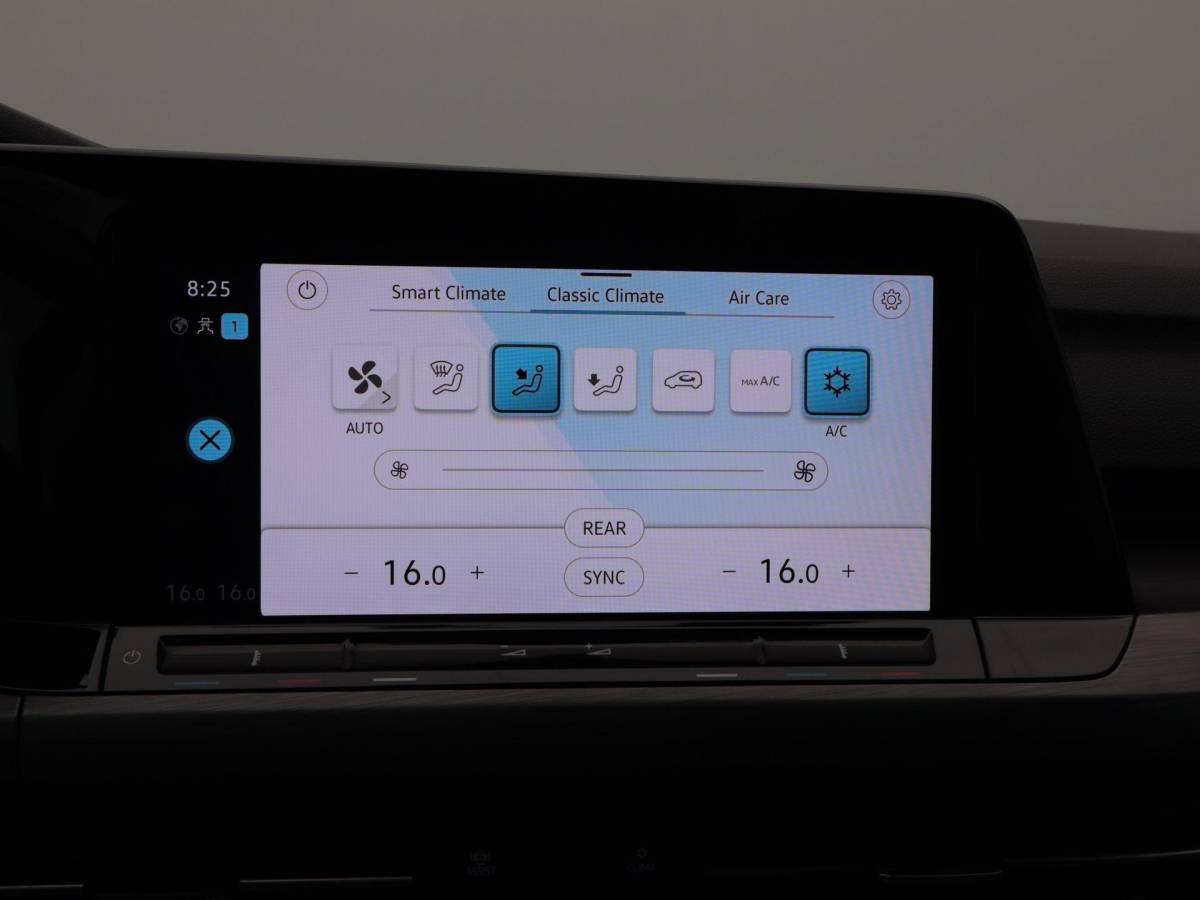 Volkswagen Golf Volkswagen Golf 1.5 eTSi 150 Pk Automaat Style | Adaptive Cruise | Climatronic | Camera | CarPlay | Navigatie | 17 Inch