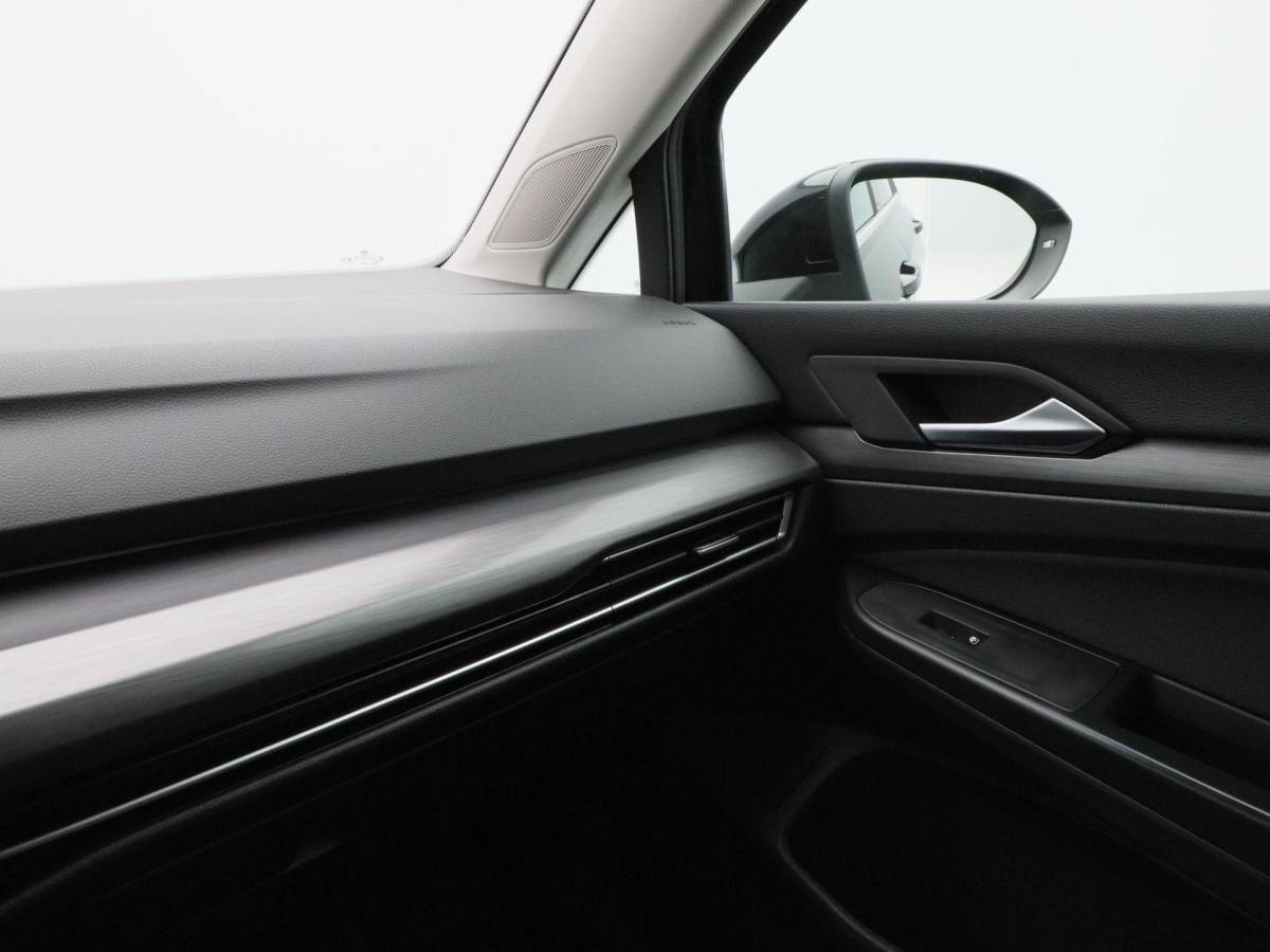 Volkswagen Golf Volkswagen Golf 1.5 eTSi 150 Pk Automaat Style | Adaptive Cruise | Climatronic | Camera | CarPlay | Navigatie | 17 Inch