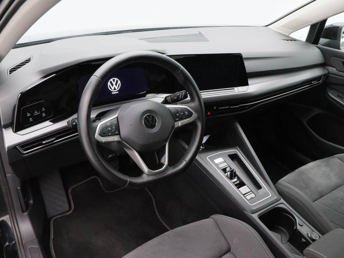 Volkswagen Golf Volkswagen Golf 1.5 eTSi 150 Pk Automaat Style | Adaptive Cruise | Climatronic | Camera | CarPlay | Navigatie | 17 Inch