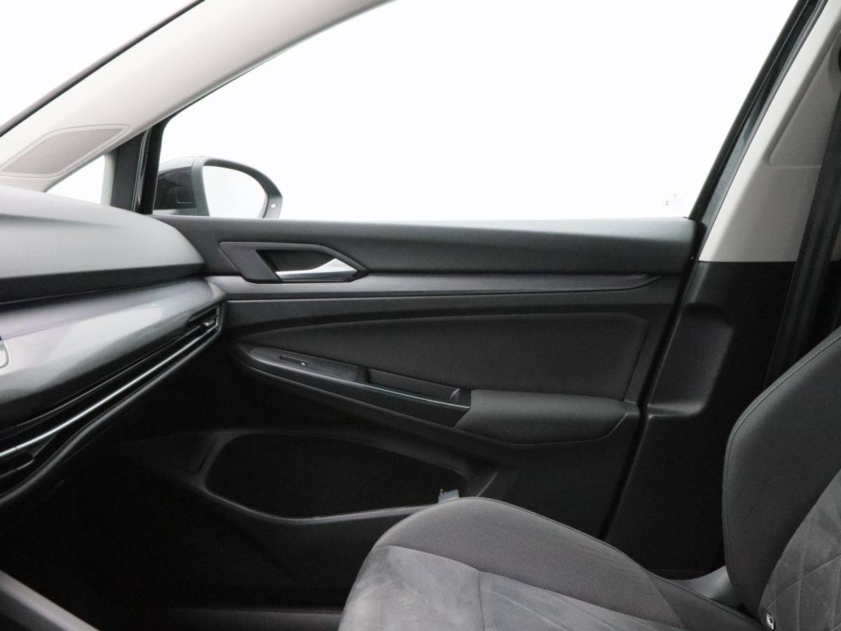 Volkswagen Golf Volkswagen Golf 1.5 eTSi 150 Pk Automaat Style | Adaptive Cruise | Climatronic | Camera | CarPlay | Navigatie | 17 Inch