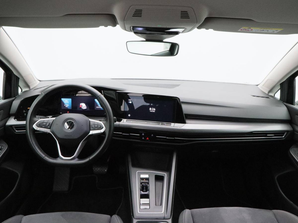 Volkswagen Golf Volkswagen Golf 1.5 eTSi 150 Pk Automaat Style | Adaptive Cruise | Climatronic | Camera | CarPlay | Navigatie | 17 Inch