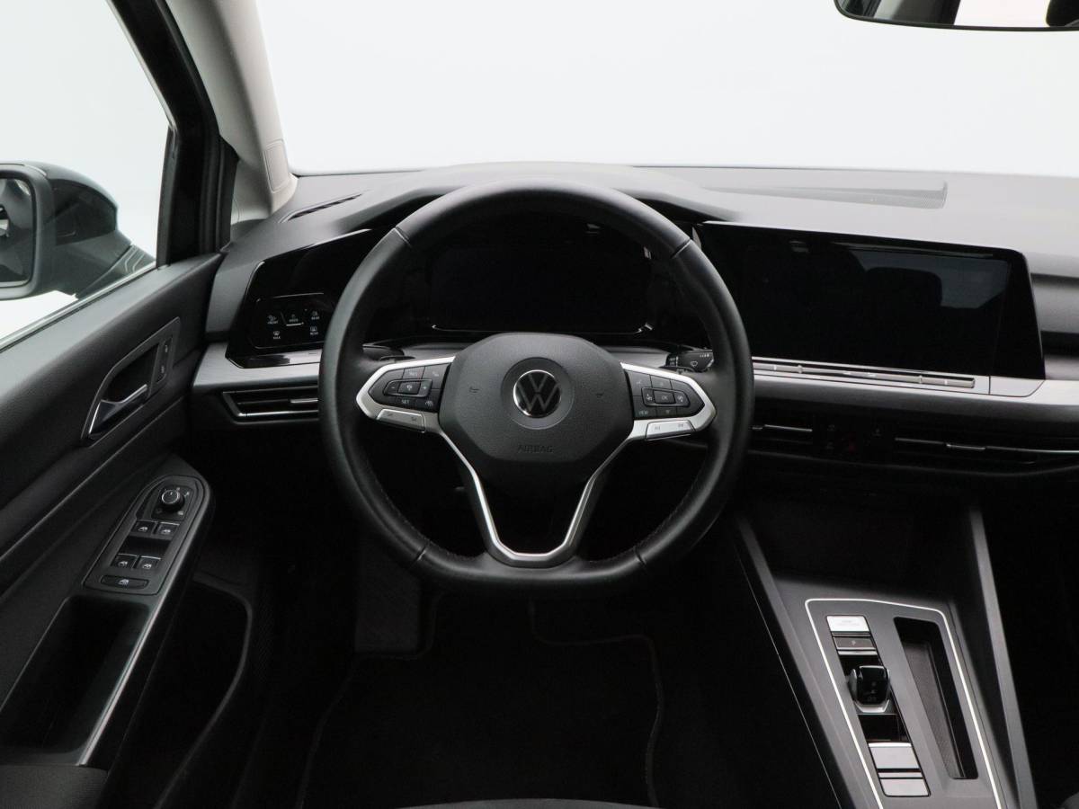 Volkswagen Golf Volkswagen Golf 1.5 eTSi 150 Pk Automaat Style | Adaptive Cruise | Climatronic | Camera | CarPlay | Navigatie | 17 Inch