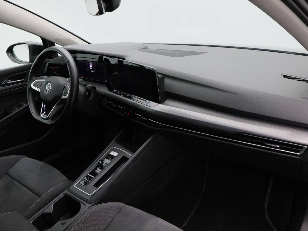 Volkswagen Golf Volkswagen Golf 1.5 eTSi 150 Pk Automaat Style | Adaptive Cruise | Climatronic | Camera | CarPlay | Navigatie | 17 Inch